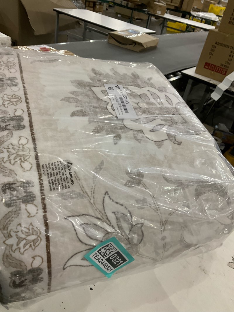 Condition photo showing New/Like New for Smiry Floral Area Rug, 8x10 Feet Vintage Print Pattern, Machine Washable Non-Slip Floor Carpet, Low Pile Throw Rugs for Living Room, Bedroom, Dining Room, Laundry Indoor Home Decor, Beige Beige Floral Rectangular 8' x 10' (Rectangular)