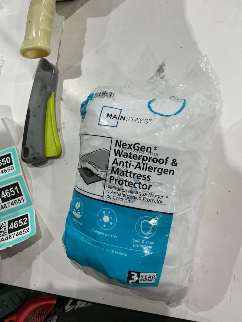 Condition photo showing New/Like New for mainstays nexgen waterproof fitted mattress protector, twin