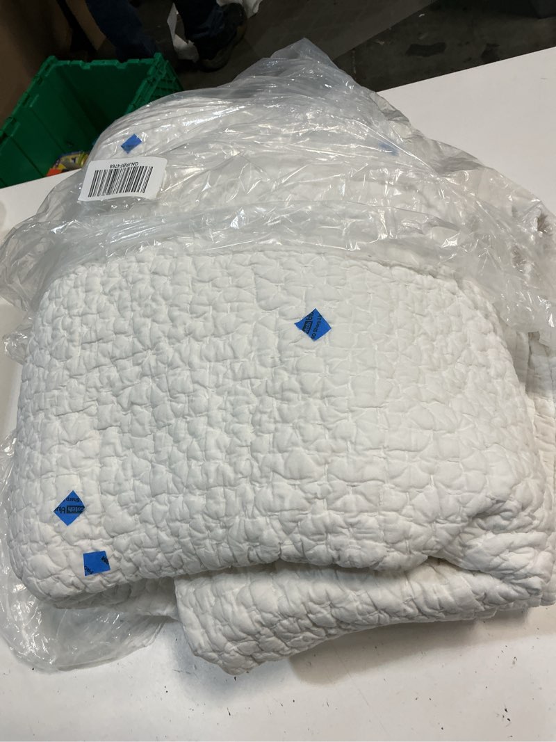Condition photo showing As Is for quince organic cotton hand stitched quilt, twin, white