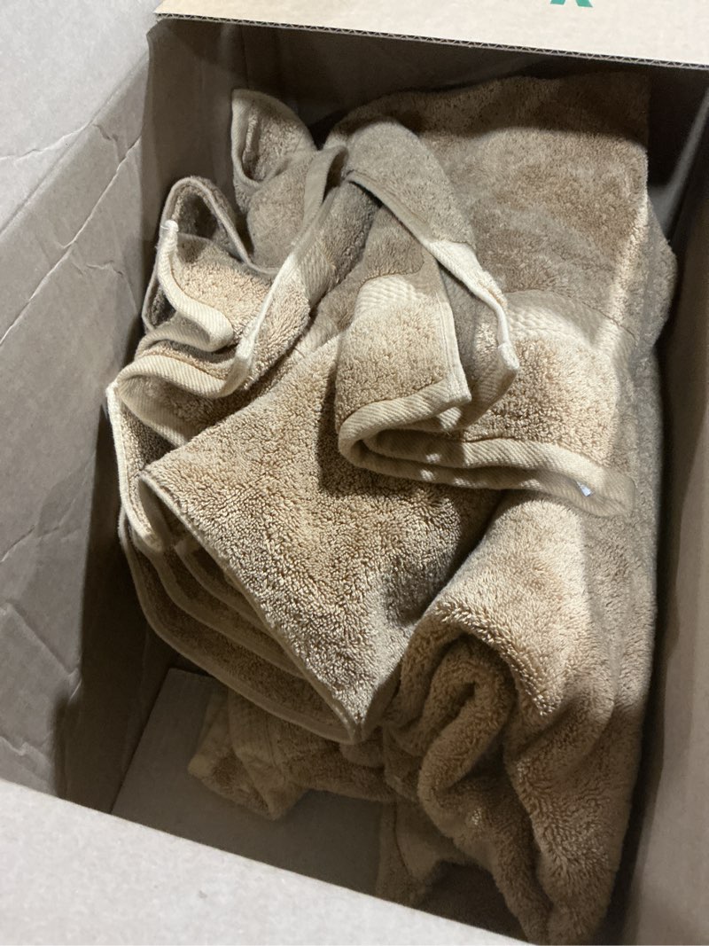 Condition photo showing Good Condition for superior egyptian cotton pile 6 piece towel set, includes 2 bath, 2 hand, 2 face towels/washcloths, ultra soft luxury towels, thick plush essentials, guest bath, spa, hotel bathroom, toast toast 6-piece towel set