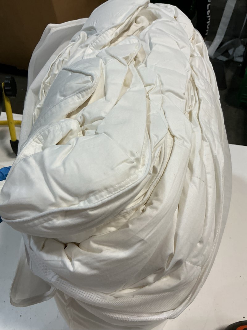 Condition photo showing As Is for quince all-season luxe goose down comforter, king/cal king, white