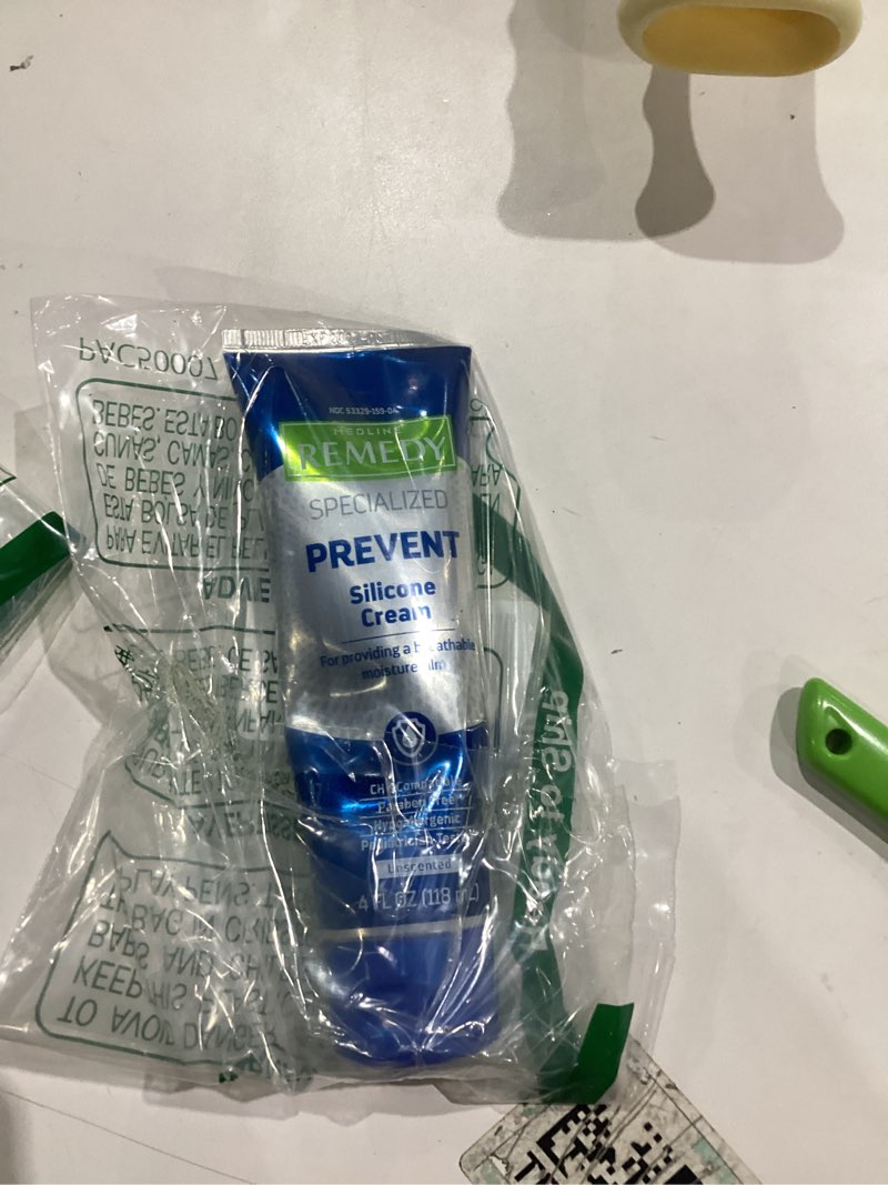 Condition photo showing Good Condition for medline remedy specialized silicone cream, unscented (4 fl oz), gentle breathable film for all ages, paraben-free and hypoallergenic skin care, barrier for dry cracked skin