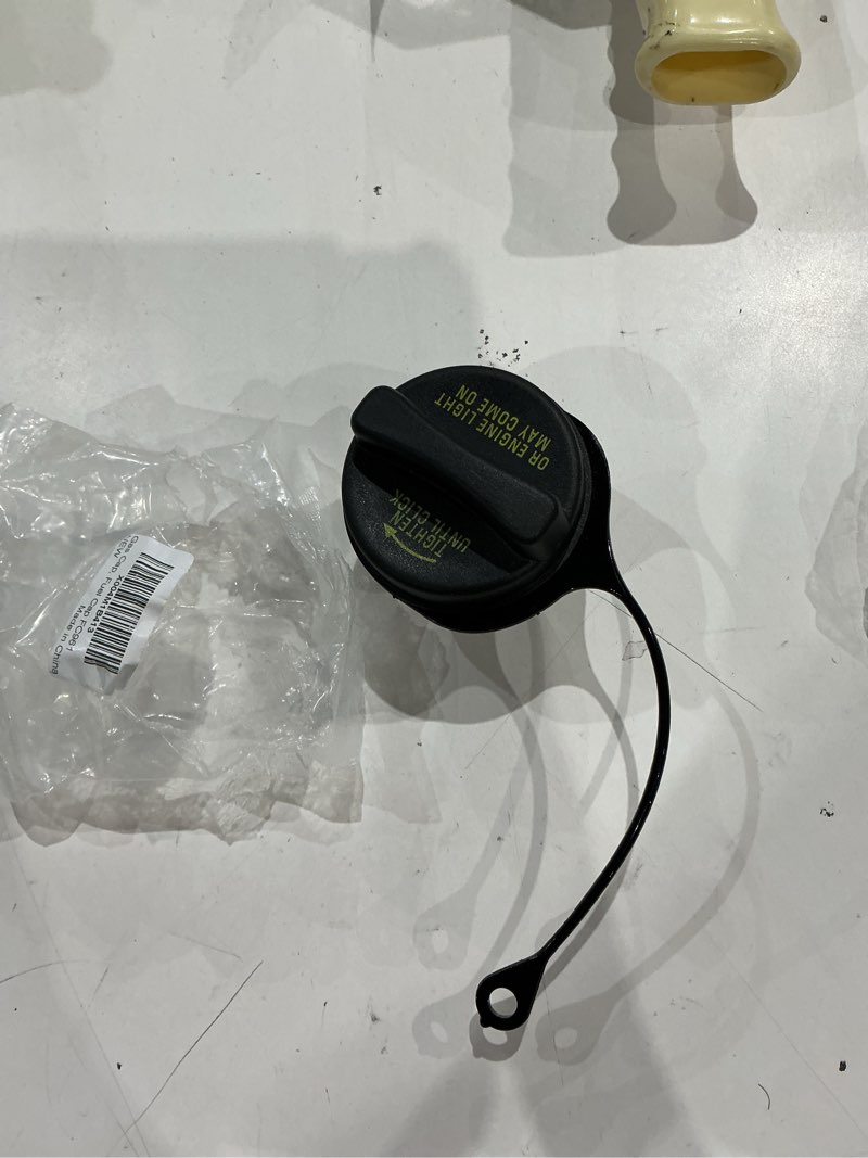 Condition photo showing Good Condition for gas cap, fuel cap for ford lincoln mercury f150 mustang crown victoria taurus escort explorer ranger thunderbird windstar, aviator continental ls town car,grand marquis mountaineer sable tracer fc961