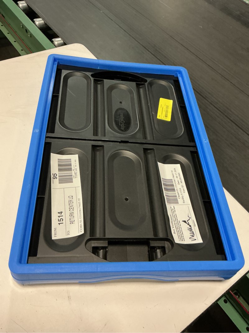 Condition photo showing Good Condition for greenmade instacrate 12-gallon collapsible plastic storage bin with handles  black and blue