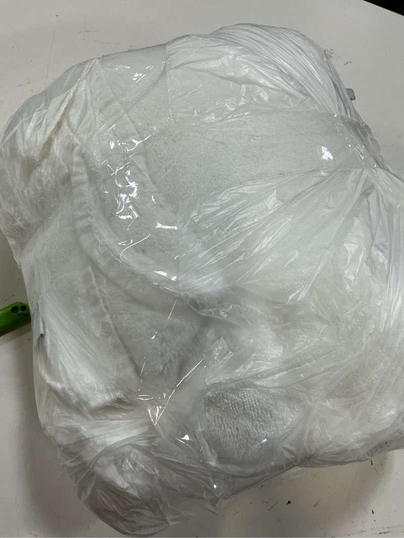 Condition photo showing Good Condition for turkish ultra plush bath sheet (set of 2), one size, white