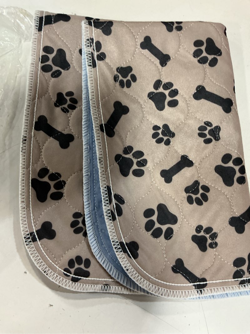 Condition photo showing Good Condition for washable puppy pee pads with pheromones, reusable pee pads for dogs, extra large, non-slip, leakproof, fast absorbent training pads for puppy, dogs, cats, adults, housebreaking (m: 27.6" × 31.5")