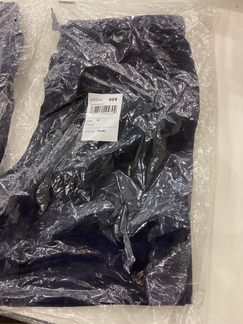 Condition photo showing New/Like New for The Children's Place Boys Quick Dry Pull on Cargo Shorts 5.5" 16 Tidal