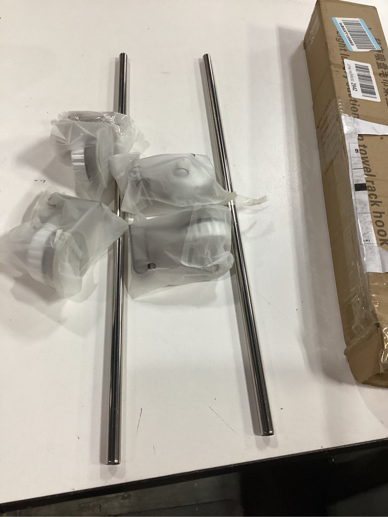 Condition photo showing Good Condition for The BTHERG 2pack Bathroom Towel Rack has Suction Cups That are Easy to Install and do not Require Drilling. Suitable for bathrooms, Kitchens, Doors and Smooth Glass Surfaces