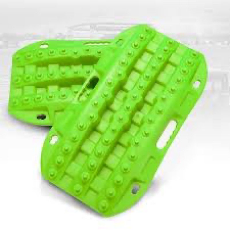 BUNKER INDUST Off Road Traction Boads, 2 Pcs. Short Recovery Track Traction Mats for 4WD Mud, Sand, Snow Ramps-Green Tire Traction Tool (Without Strap) 