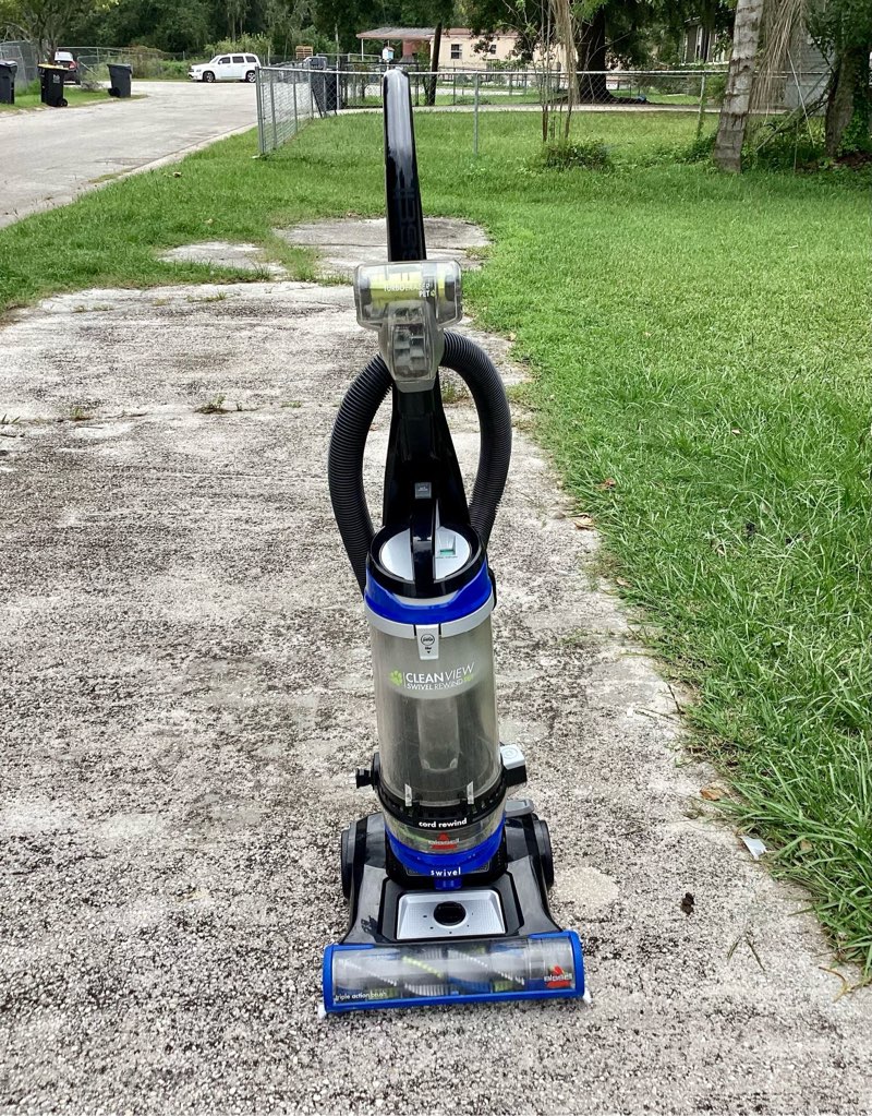 Bissell Cleanview Pet Auto Rewind Vacuum With Extension And Per Brush