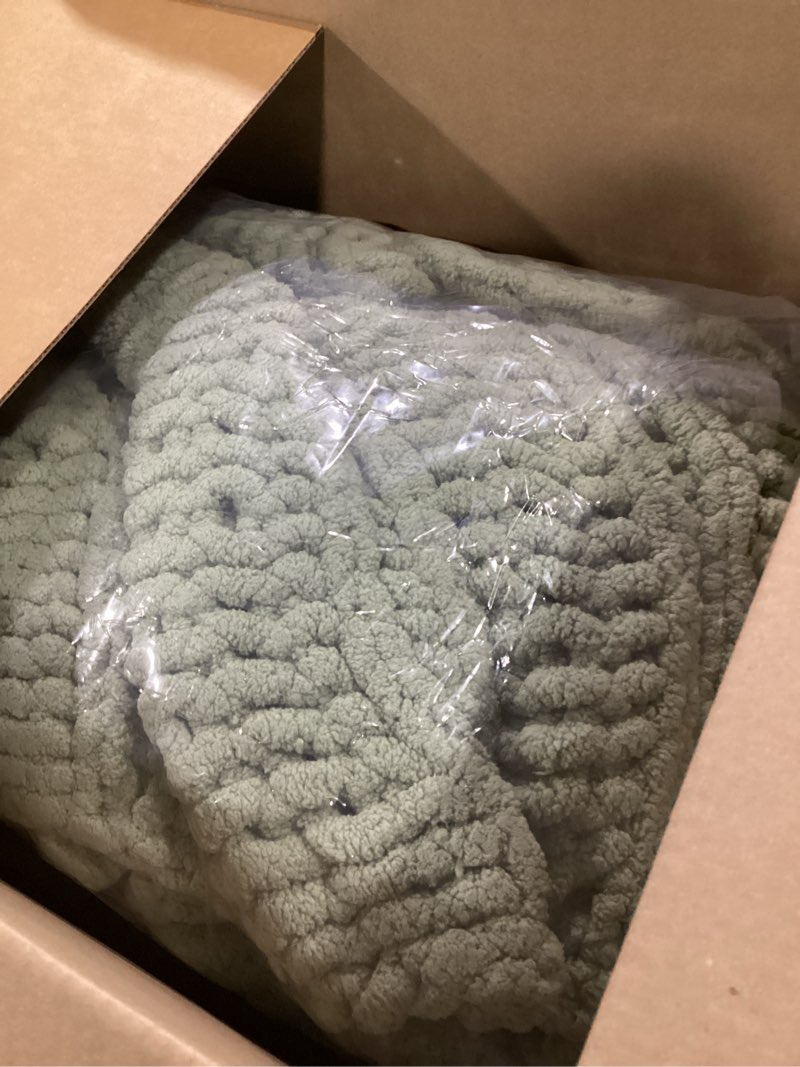 Condition photo showing Good Condition for battilo chunky knit blanket throw?sage throw blanket for couch, thick warm soft cozy knitted chenille throw blanket for sofa, bed, living room, 50"x60" sage green 50"x60"