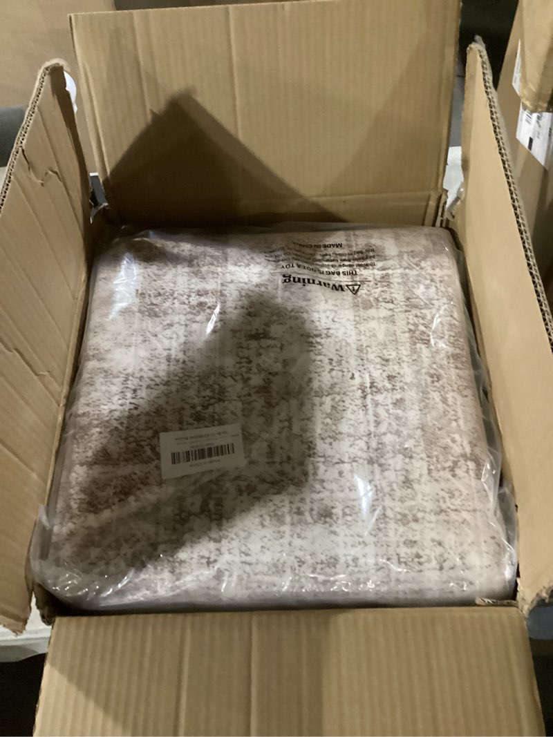 Condition photo showing New/Like New for area rug 6x9 vintage rug: washable living room rugs retro medallion distressed large rugs soft low pile non-slip indoor floor carpet for bedroom kitchen nursery dining table office (beige, 6'x9') beige 6' x 9' (rectangular)