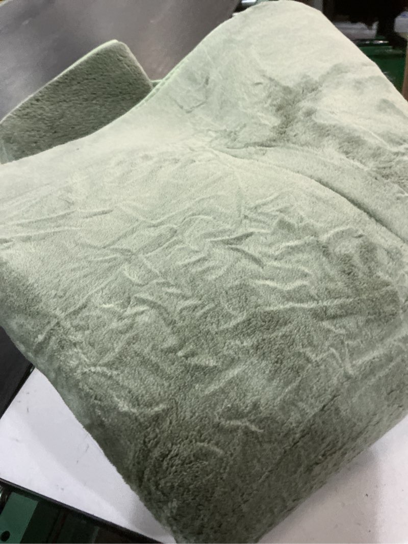 Condition photo showing Good Condition for amearea modern area rugs for bedroom living room, 4x6 feet sage green thickened memory foam rug, fluffy indoor washable rugs non slip minimalist carpet for kids boys girls dorm nursery room decor 4' x 6' (rectangular) sage green