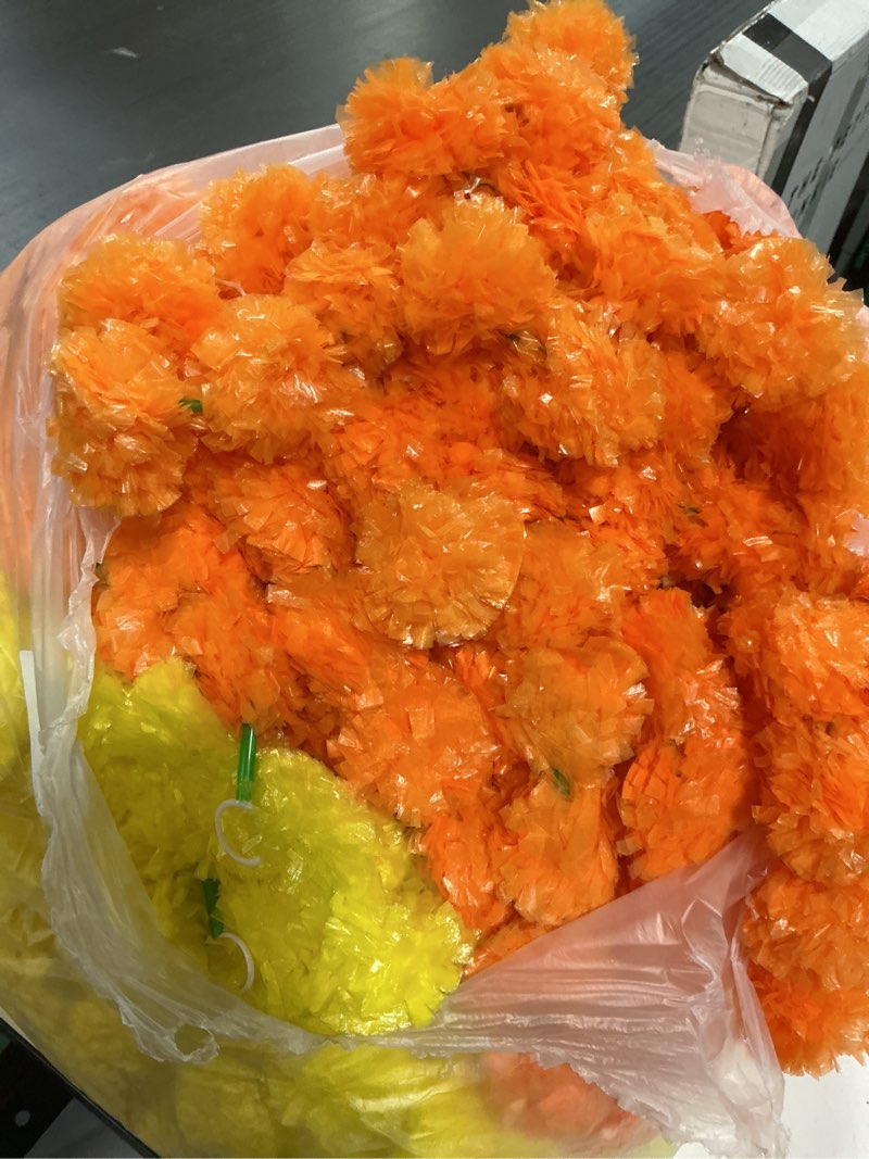 Condition photo showing Good Condition for giegxin 30 pack marigold garland for decoration 5 ft long strands faux artificial marigold flowers for dia de los muertos diwali indian wedding party decorations(light orange yellow )