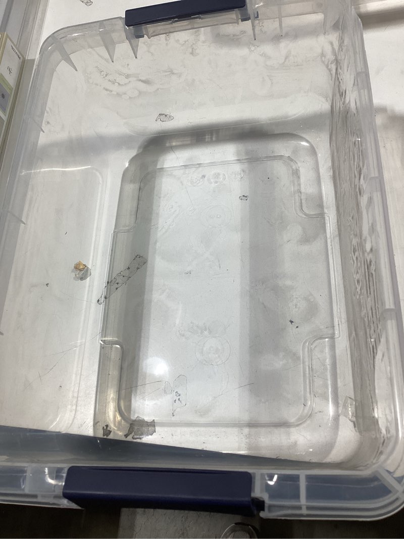 Condition photo showing New/Like New for Project Source Small 3.75 -Gallons ( 15 -Quarts ) Clear/White Stackable Tote with Latching Lid/ Broken on the sides