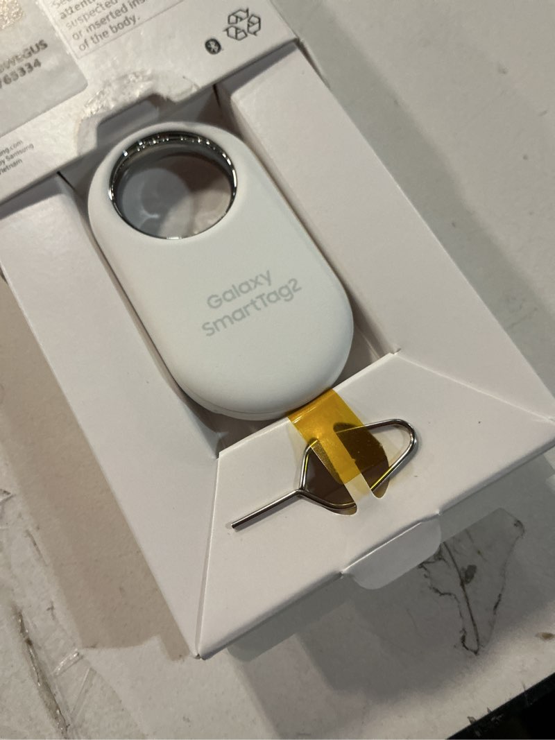 Condition photo showing New/Like New for Samsung Galaxy SmartTag2, Bluetooth Tracker, Smart Tag Tracking Device, Item Finder for Keys, Wallet, Luggage, Pets, Use w/ Phones and Tablets Android 11 or Later, 2023, 1 Pack, White