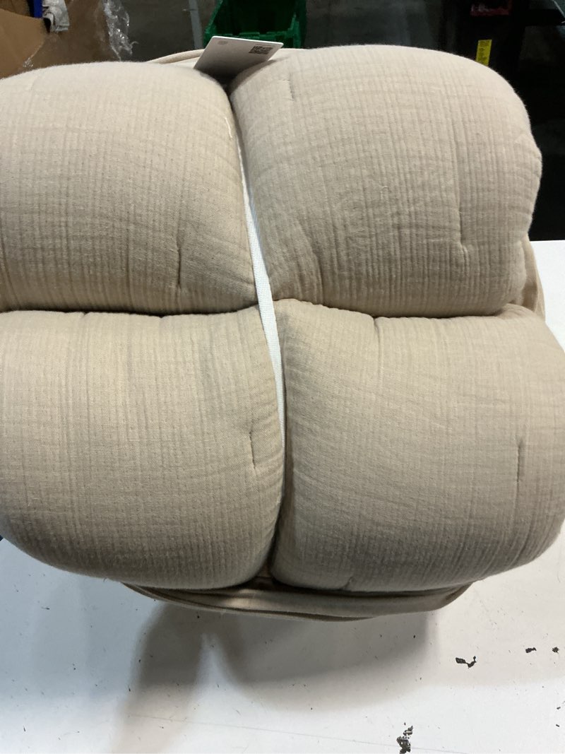 Condition photo showing Good Condition for organic airy gauze dream quilt, king/cal king, dune