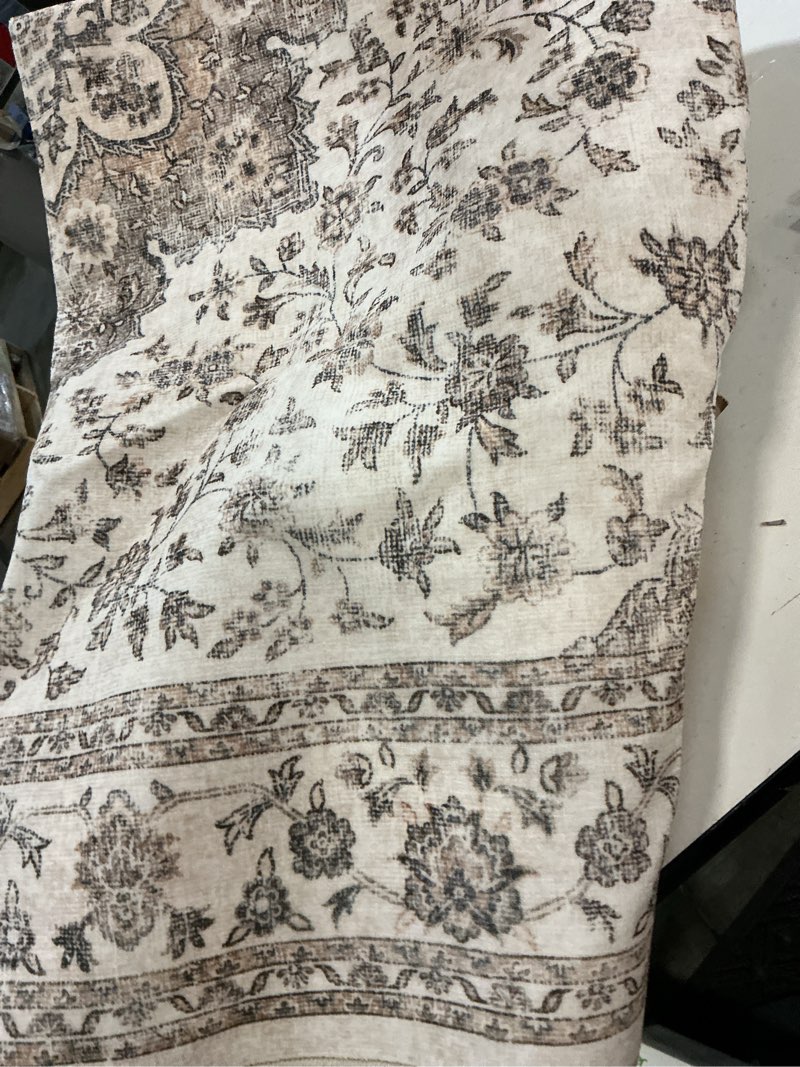 Condition photo showing Good Condition for orizaba area rug 5x7