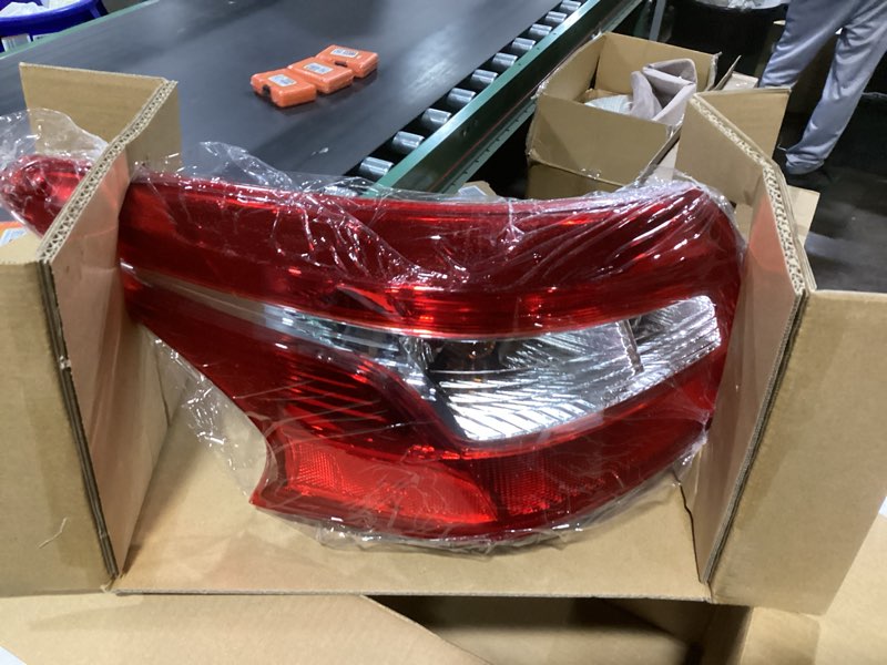 Condition photo showing Good Condition for munirater Tail Light Assembly Left Side Replacement for Sentra 2016-2018 Tail Light Rear Brake Lamp 265553YU0A NI2804108