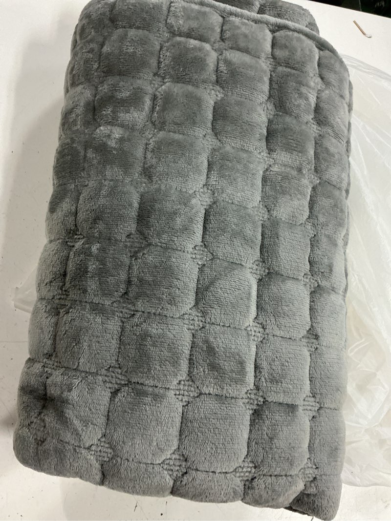 Condition photo showing Good Condition for velvet couch covers for sofa, sofa covers washable sectional, large anti-slip sofa slipcovers for 3-4 cusions and l-shaped sofas(1pc, dark grey, 36"×71") dark grey 1pc/36"×71"/rectangular