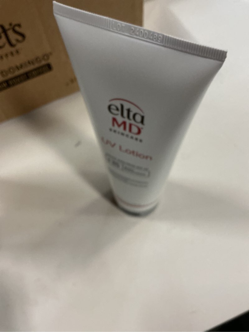 Condition photo showing New/Like New for EltaMD UV Lotion Body Sunscreen, SPF 30+ Sunscreen, Body Lotion with SPF Made with Zinc Oxide and Hyaluronic Acid, 8.0 oz Pump 8 Ounce (Pack of 1)