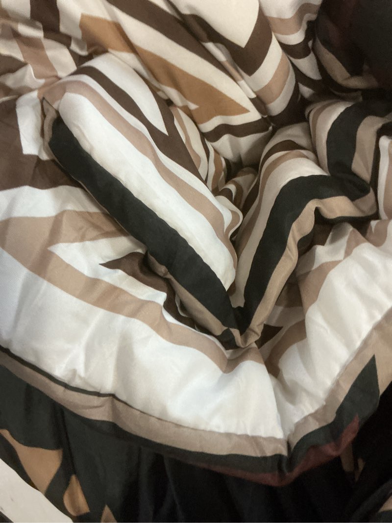 Condition photo showing Good Condition for Geniospin King Size Comforter Set- 7 Pieces Boho Bed in a Bag, Western Bedding Set for All Seasons, Reversible Aztec Bedding, Lightweight Comforter Bed Set with Sheets, Pillowcases & Shams Brown King