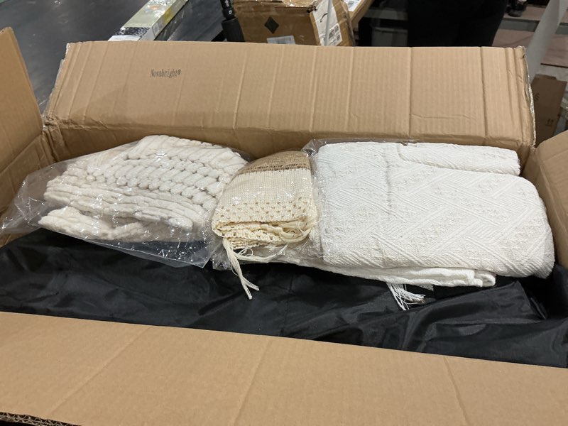 Condition photo showing Good Condition for novabright 10 pcs picnic kit folding picnic table 59'' x 20.5'' extra large outdoor boho blanket 91'' x 71'' beige white table runner 6 pillow cover woven cotton oversize washable for camp wedding