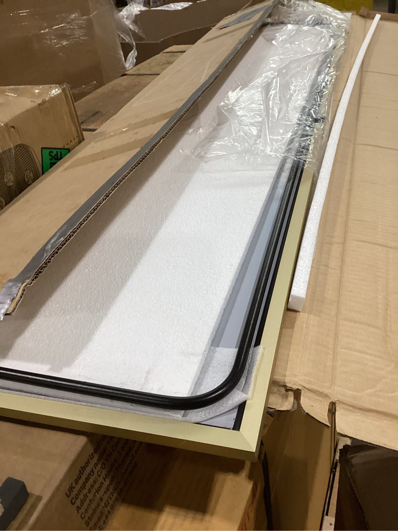 Condition photo showing Good Condition for Standing mirror 