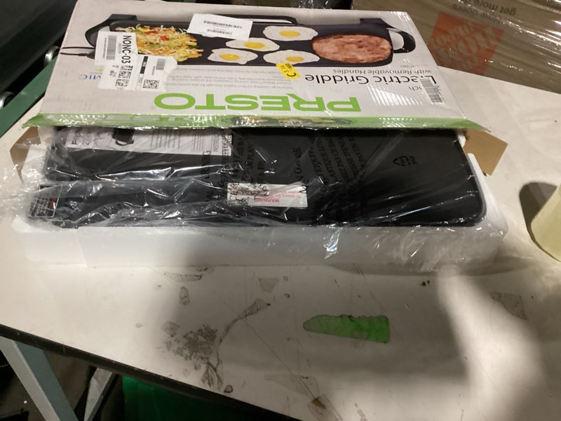 Condition photo showing New/Like New for presto 22-inch electric griddle with removable handles