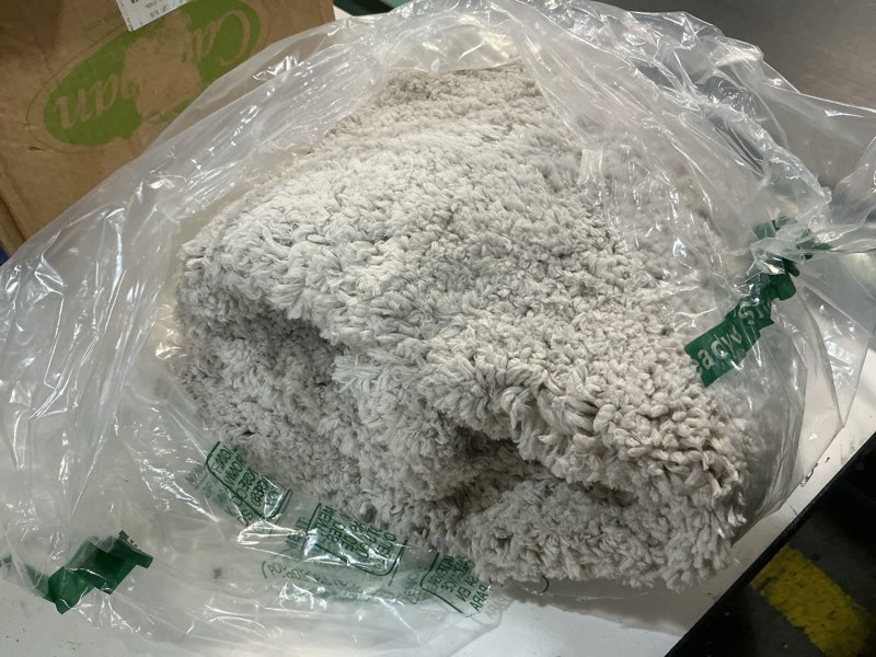 Condition photo showing Good Condition for kildoss light gray bathroom rugs 24"x36" - fluffy microfiber bath mat, non slip and absorbent bathro
