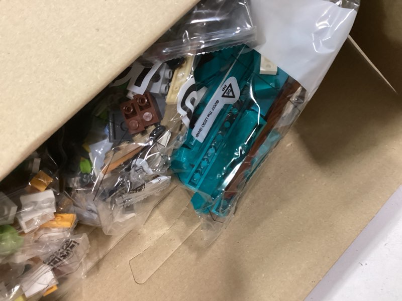 Condition photo showing Good Condition for LEGO Creator Expert Bookshop 10270 Modular Building, Home Décor Display Set for Collectors, Advanced Collection, Gift Idea for 16 Plus Year Olds Frustration-Free Packaging