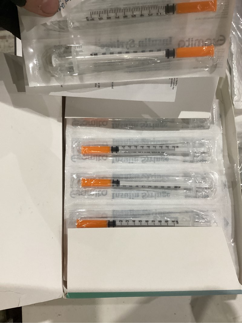 Condition photo showing Good Condition for lab liquid measurement 31g 1cc/ml, 5/16" 8mm pack of 100 individually wrapped 1ml-31g-5/16in