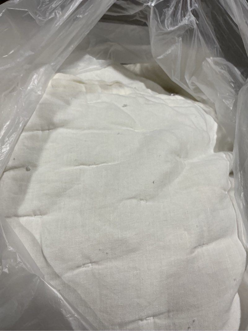 Condition photo showing Good Condition for european linen dream quilt, queen, ivory