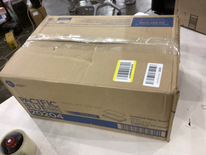 Condition photo showing New/Like New for Pacific Blue Basic 1-Ply Multifold Paper Towels  White  250 Sheets/Pack  16 Packs/Case  GPC20204