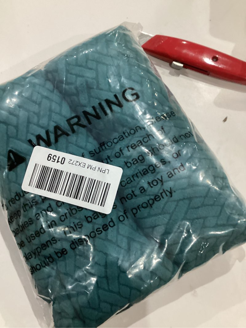 Condition photo showing Good Condition for Genina Seat Covers for Dining Room Chair Seat Slipcovers Kitchen Chair Covers (Teal, 4 Pcs)