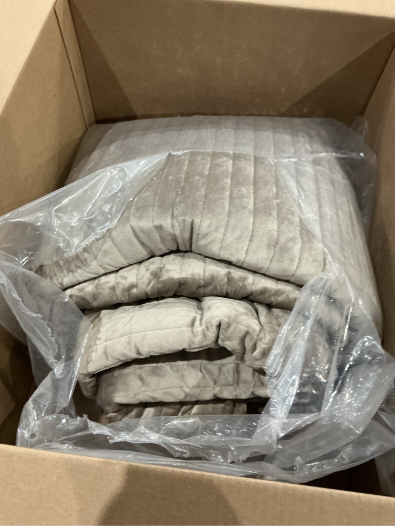 evergrace velvet quilt set queen size, luxurious soft striped channel bedding set, lightweight velvet comforter for all season, oversized bedspread coverlet with 2 matching shams, beige taupe
