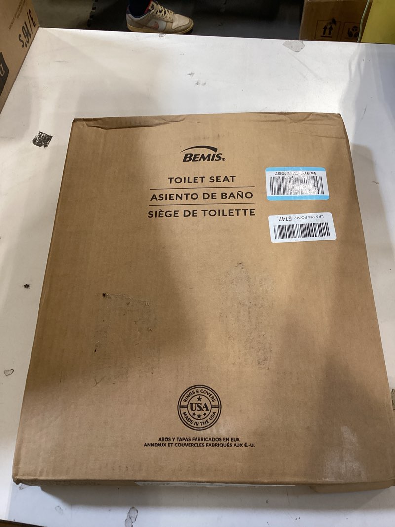 Condition photo showing Good Condition for bemis 500ec durable wood toilet seat with easy clean hinges, made in usa, round, biscuit