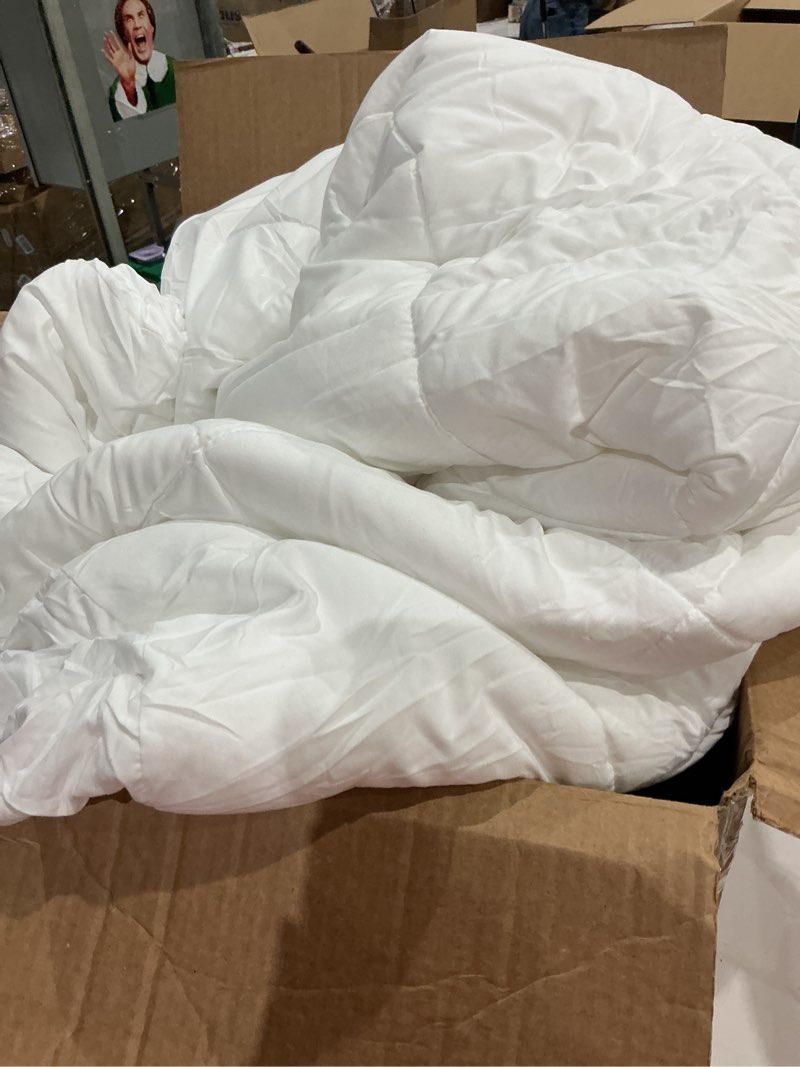 Condition photo showing Good Condition for pillow top plus 4" gel memory foam mattress topper