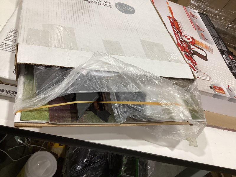 Condition photo showing Good Condition for Mona Lisa Cat Bed Painting Cat Scratcher Bed CartBoard Cat House for Indoor Cats Half-Surround Design W/Horizontal Cat Scratcher Scratching Board W/Catnip(Mona Lisa, Medium - Large) A1-Mona Lisa Medium - Large