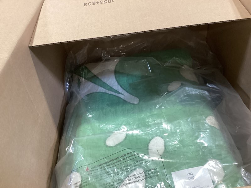 Condition photo showing Good Condition for tommy bahama - king quilt, reversible cotton bedding, floral bedding set, oeko-tex certified (molokai mint green, king) green/off white king