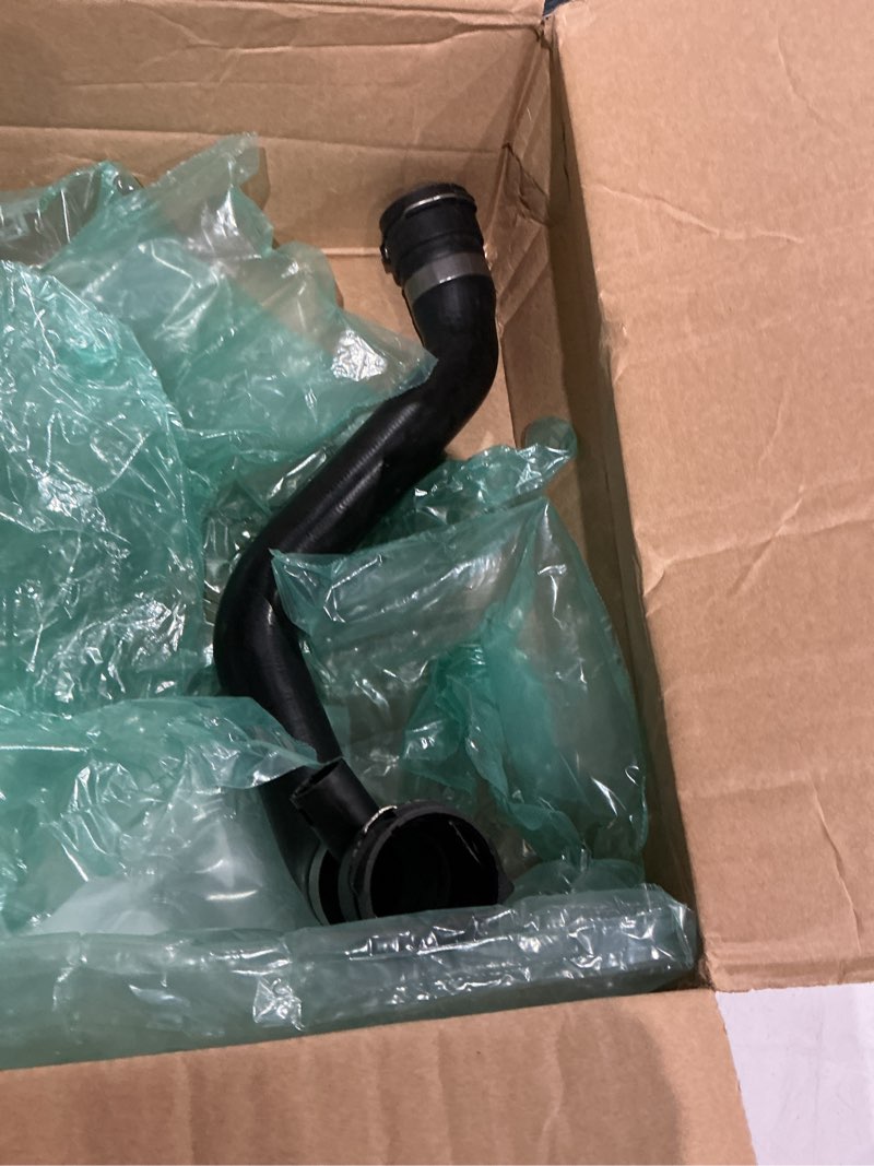 Condition photo showing Good Condition for a-premium lower radiator coolant hose compatible with e39 525i 2001-2003 l6 2.5l, 528i 1998-2000 l6 2.8l, 530i 2001-2003 l6 3.0l, replace# 11531705224