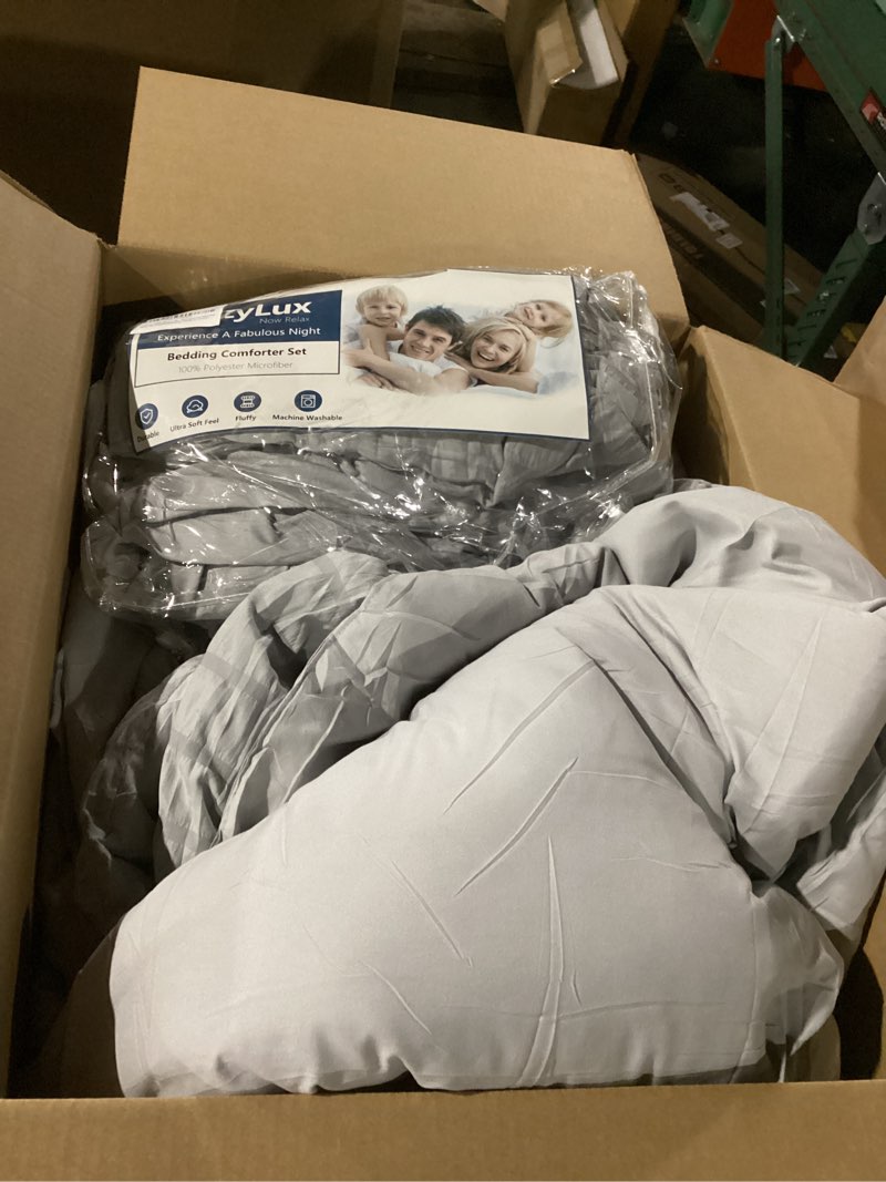 Condition photo showing Good Condition for CozyLux Queen Comforter Set Light Grey Seersucker 7 Pieces Bed in a Bag Queen Comforter Set with Sheets Luxury Soft Bedding Set with Down Alternative Comforter, Sheets, Pillowcases & Shams All Seasons Light Grey Queen