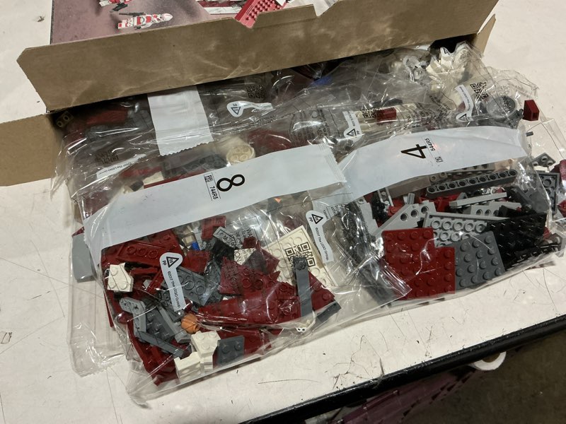 Condition photo showing As Is for lego star wars: the clone wars coruscant guard gunship - buildable star wars toy for 9 year olds - gift idea for fans - includes 3 clone trooper minifigures - 75354