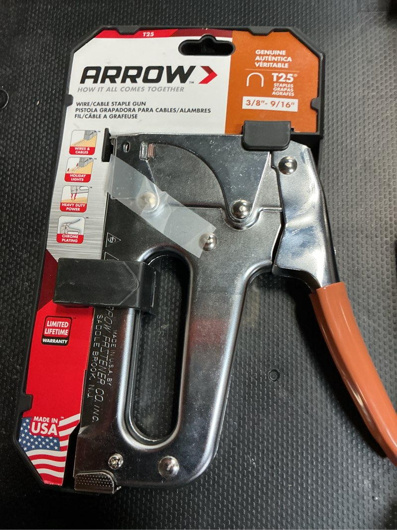 Condition photo showing Good Condition for arrow 0.31 in. round wiring tacker staple gun