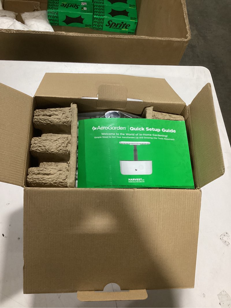 Condition photo showing Good Condition for AeroGarden Harvest 2.0