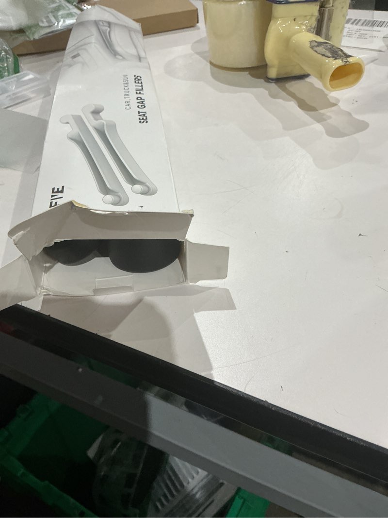 Condition photo showing Good Condition for Car Seat Gap Filler Set of 2, Soft Foam Multifunctional Seat Side Gap Filler with Organizer & Hook Function, 3in1 Gap Stopper Universal Fit Car SUV Truck Fill The Gap Between Seat & Console Black Most Cars – Standard