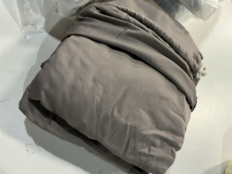 Condition photo showing Good Condition for signature giza cotton sateen sheet set