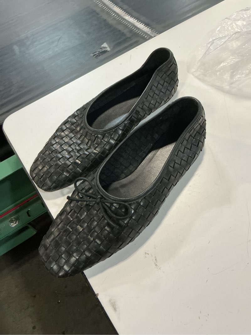 Condition photo showing As Is for italian leather handwoven square toe ballet flat size 9 black 