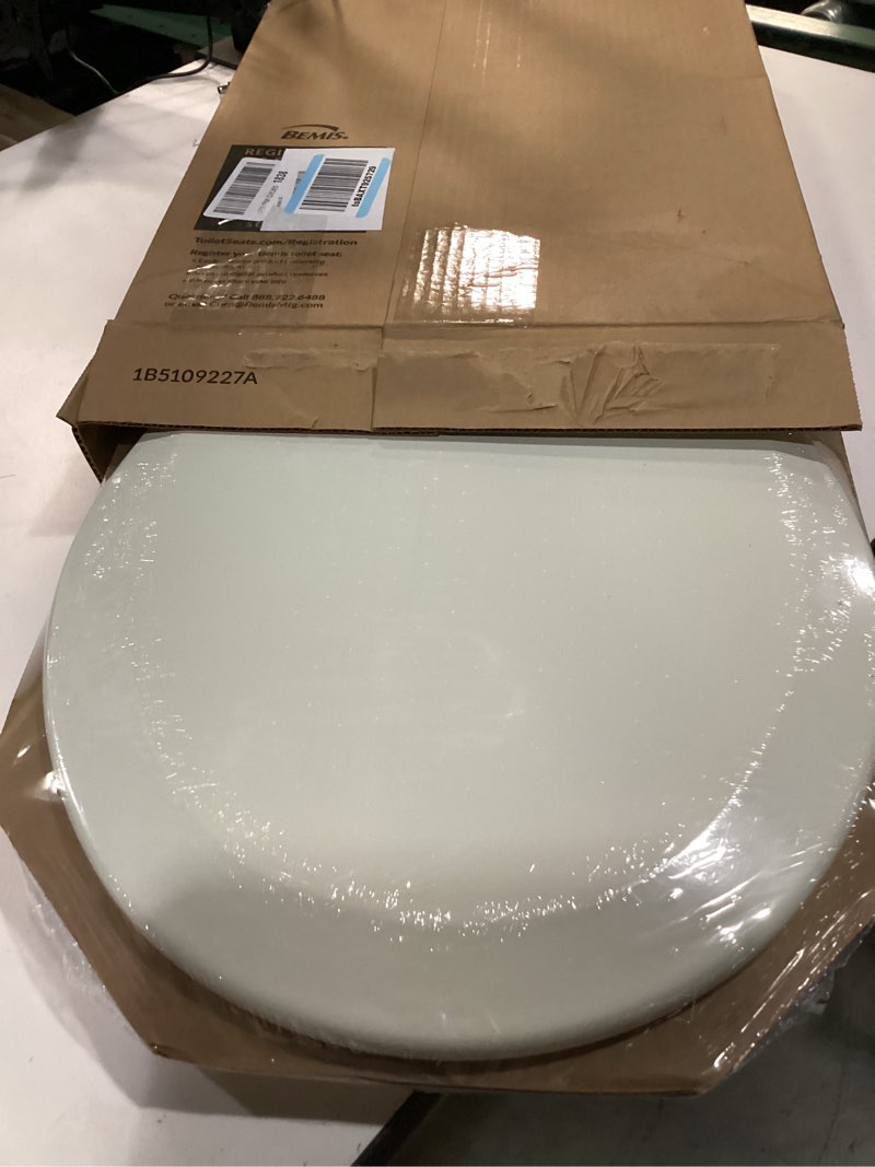 Condition photo showing New/Like New for bemis 500ec durable wood toilet seat with easy clean hinges, made in usa, round, biscuit biscuit round