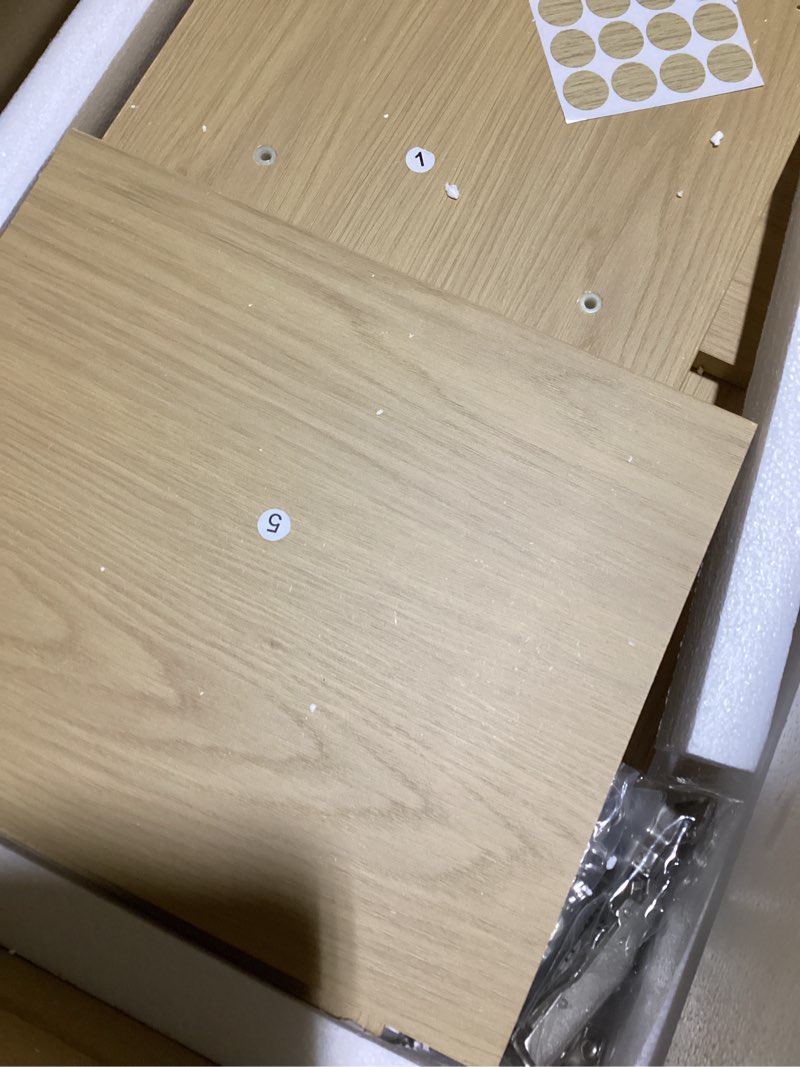 Condition photo showing Good Condition for wood 1-shelf wall mounted cabinet in oak, narrow storage cabinet with door